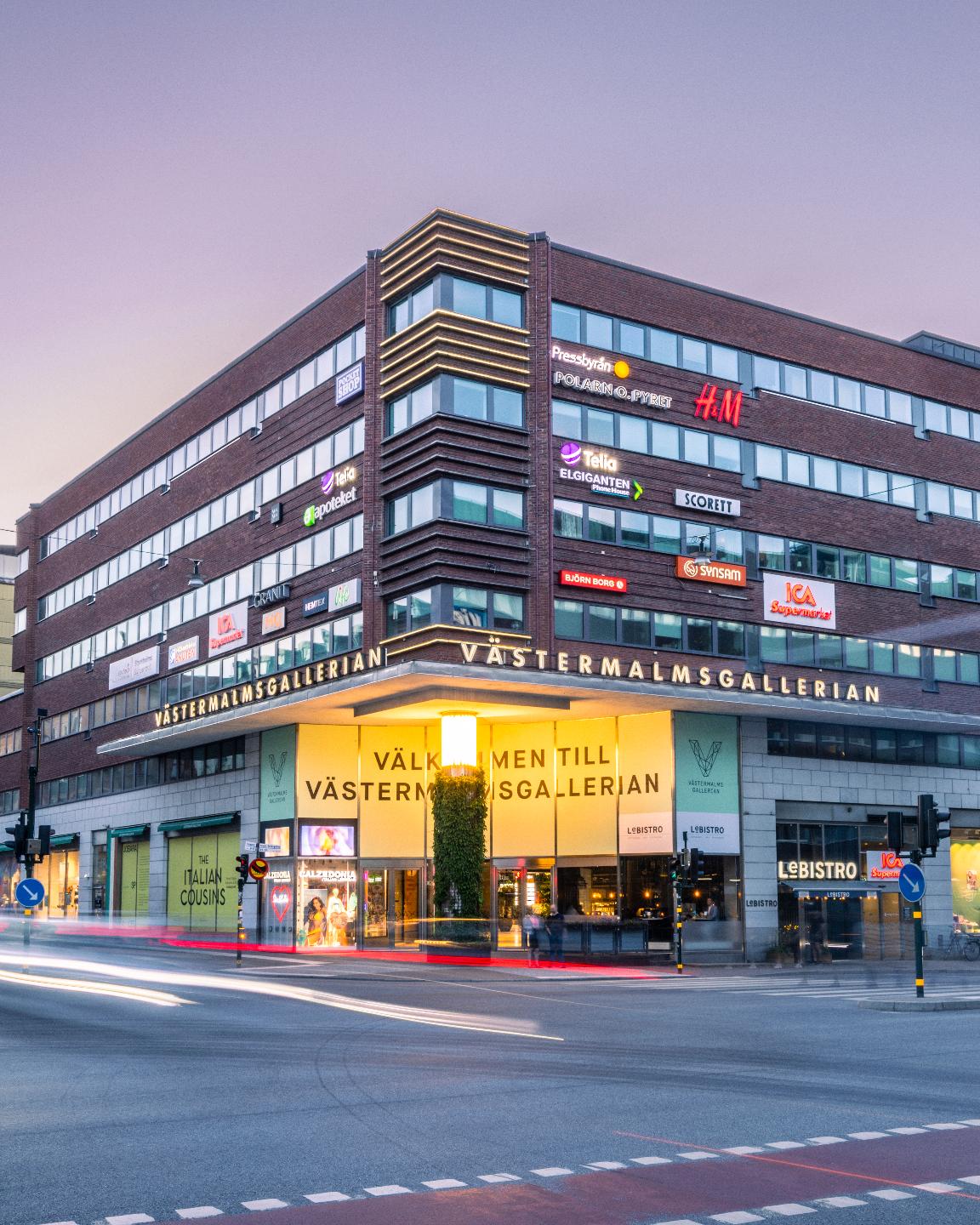 Västermalmsgallerian på kvällen